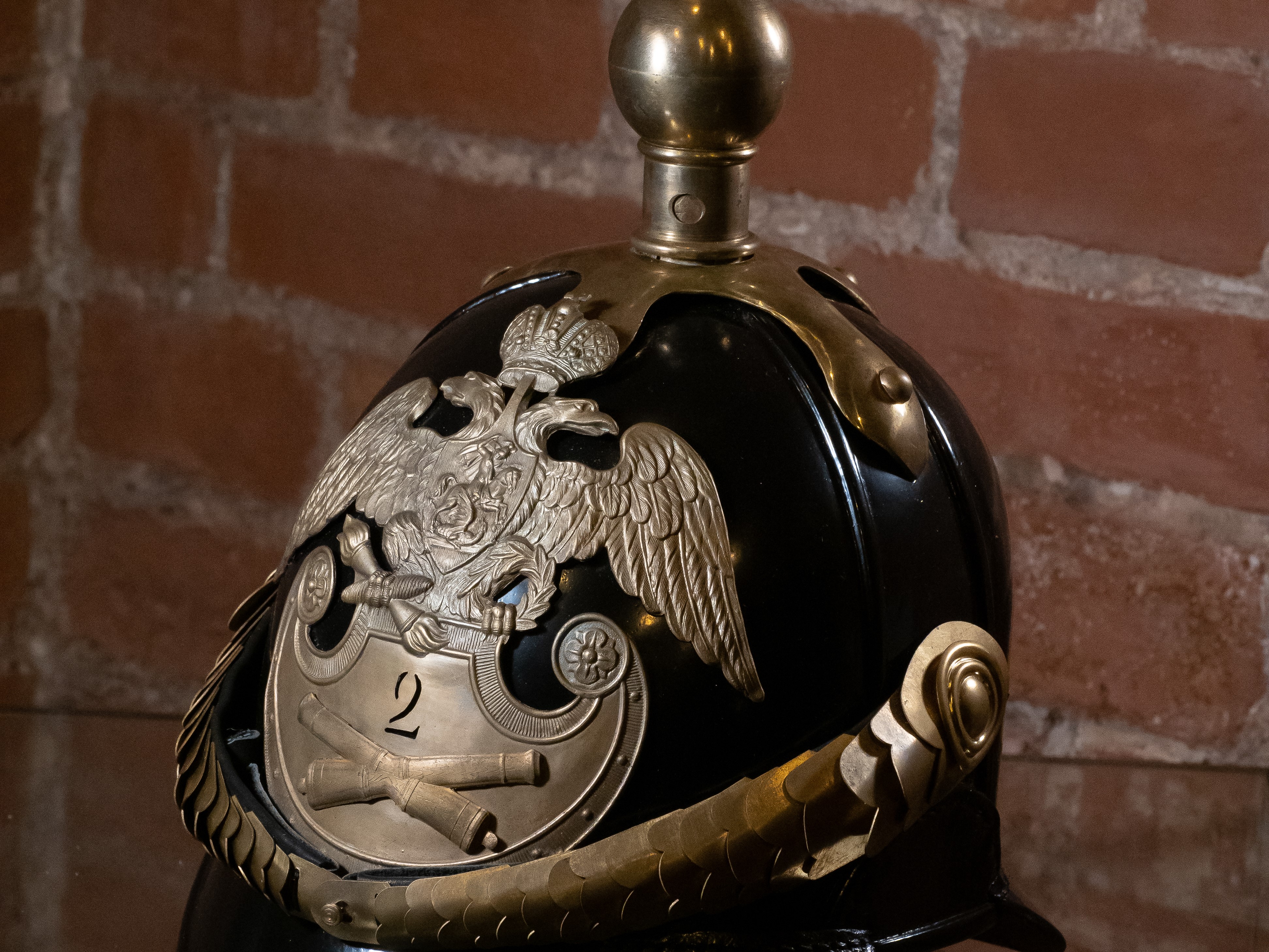 В Музее янтаря появился легендарный шлем: его дизайн Фридрих IV «украл» у Николая I