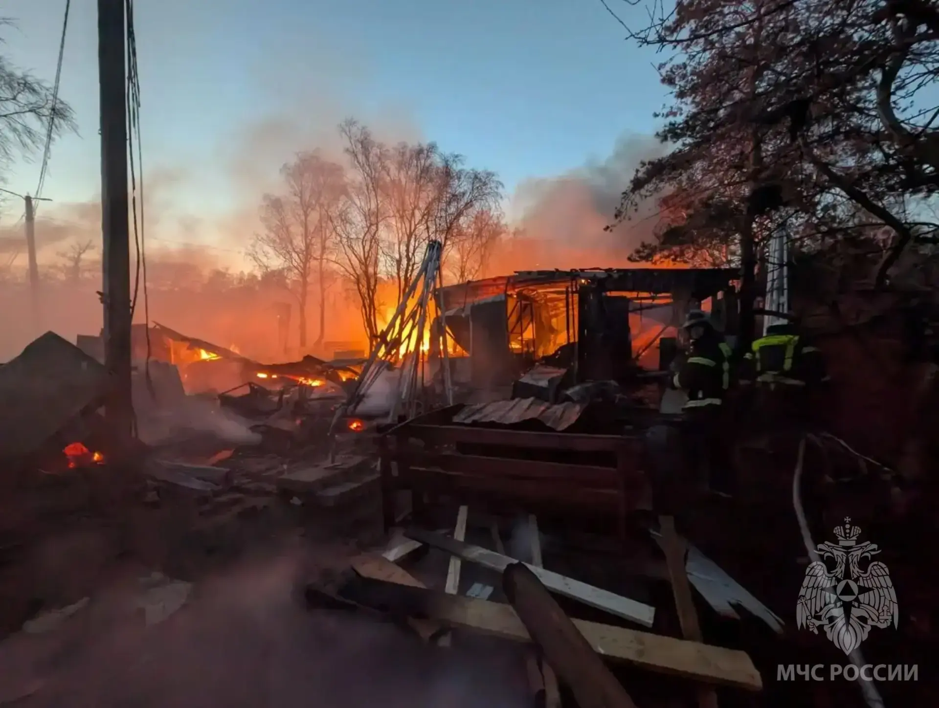 Сегодня ночью под Зеленоградском сгорело кафе