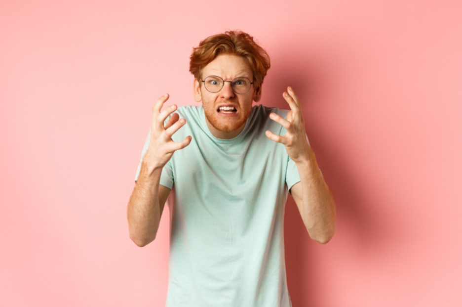 ВЦИОМ: Люди стали больше напрягаться. Но есть и те, кто улыбается. 