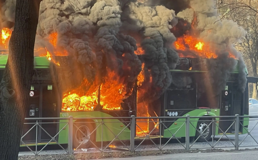 В Калининграде губернатор задаёт вопросы по закупкам троллейбусов