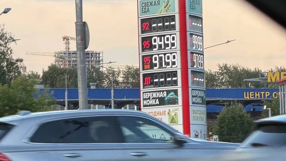 Проблемы на отдельных АЗС. Что происходит с топливом в Калининграде?