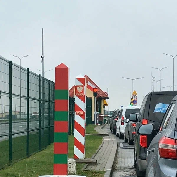 На границе с Польшей автомобилисты теряют по полдня