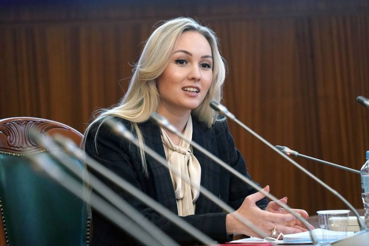 Дело о мебели на 42 млн: фигурантов выпустили из‑под домашнего ареста