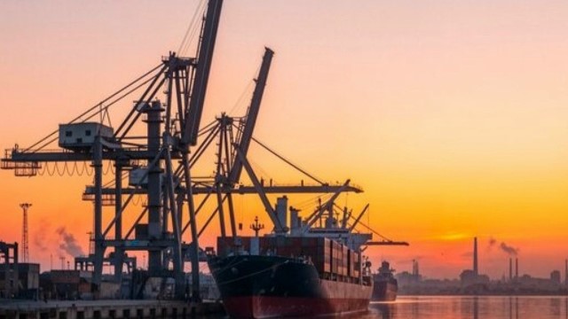 Калининград уходит в море: порты станут спасением региона.