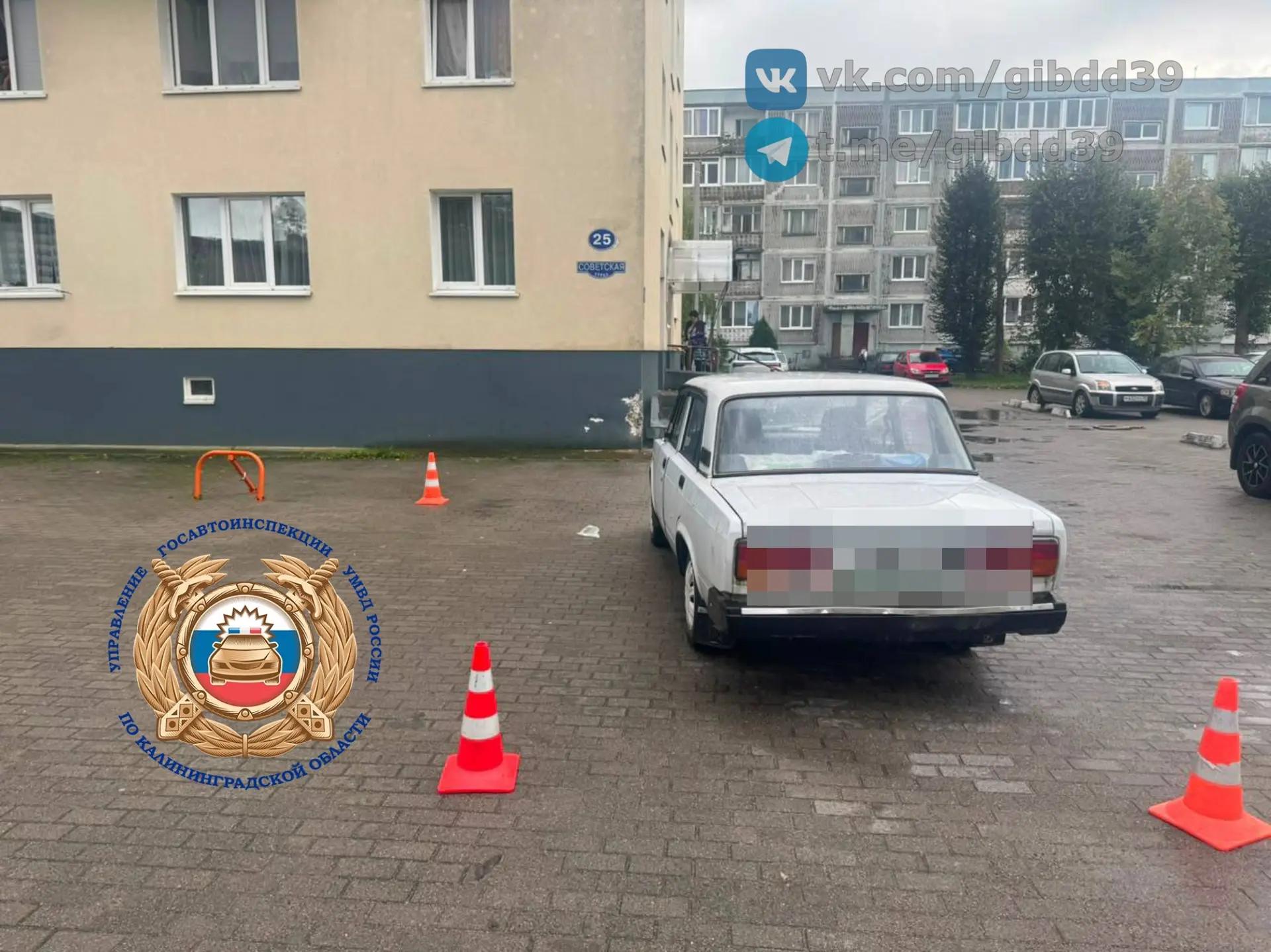 90-летний дедушка за рулем «Лады» в Светлом протаранил жилой дом