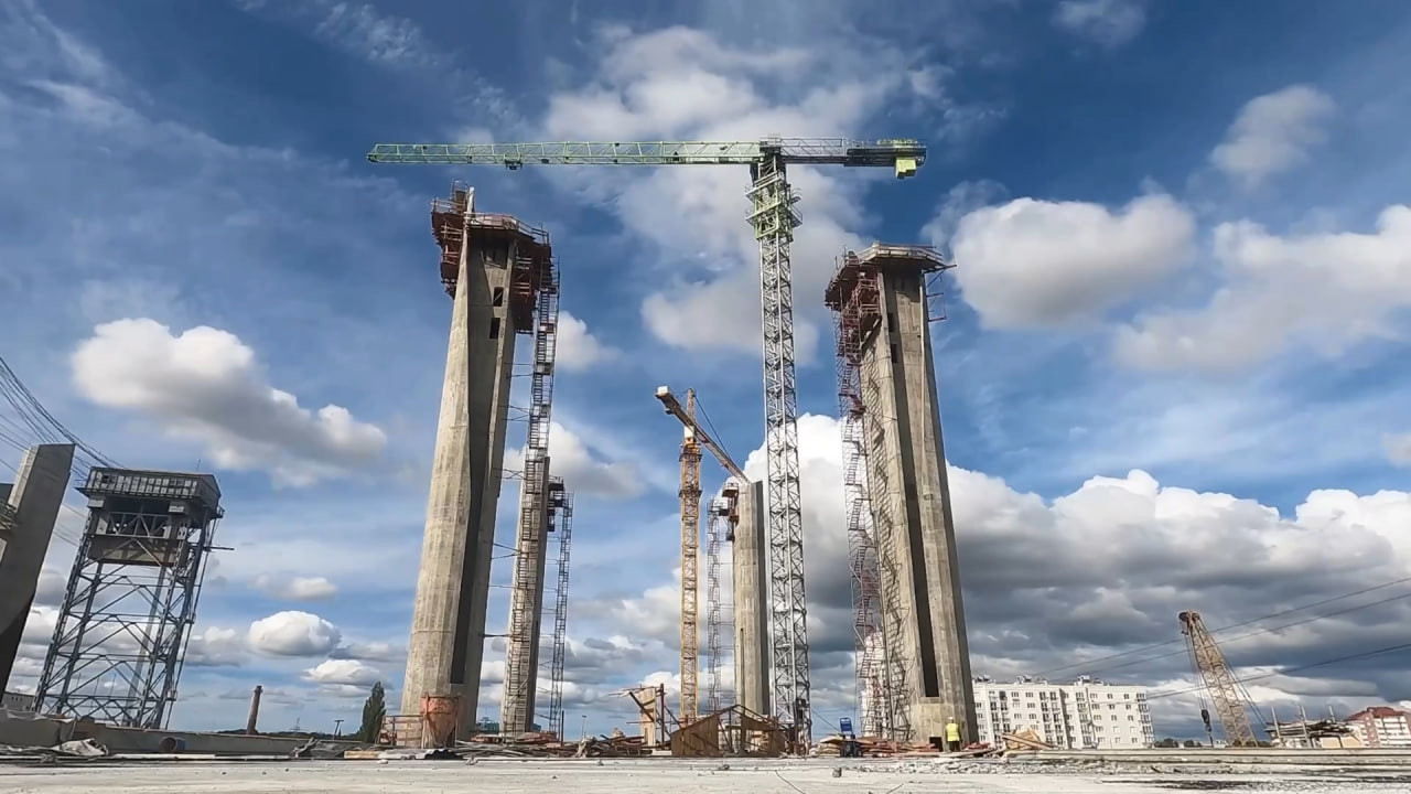 В Калининграде завершили строительство башен разводного моста через Преголю