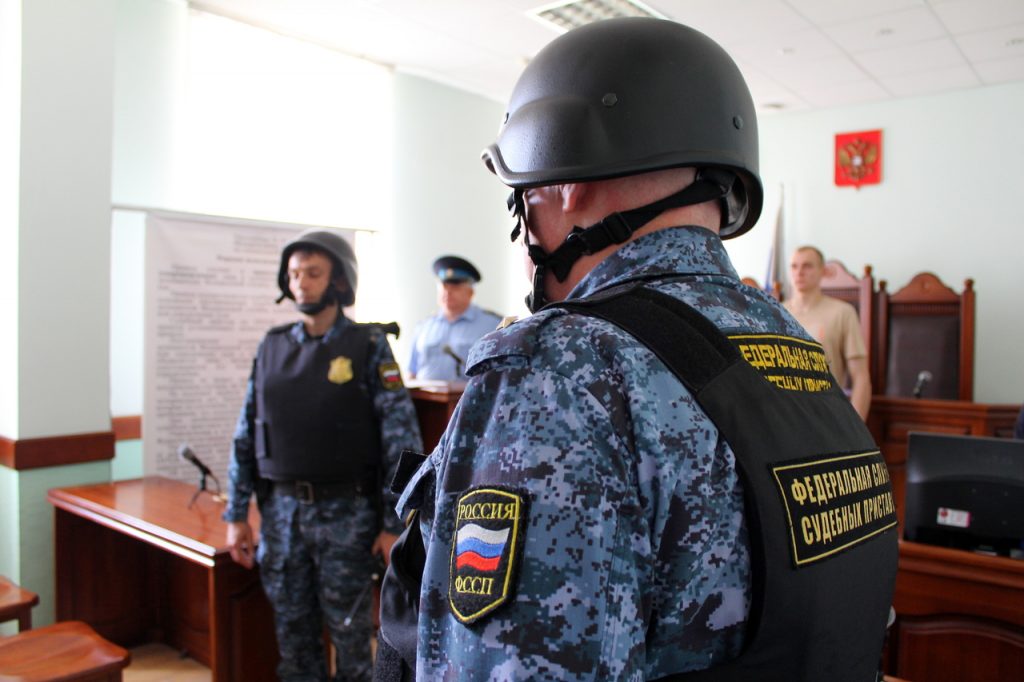 Должницу по алиментам из Славска разыскали в Санкт-Петербурге