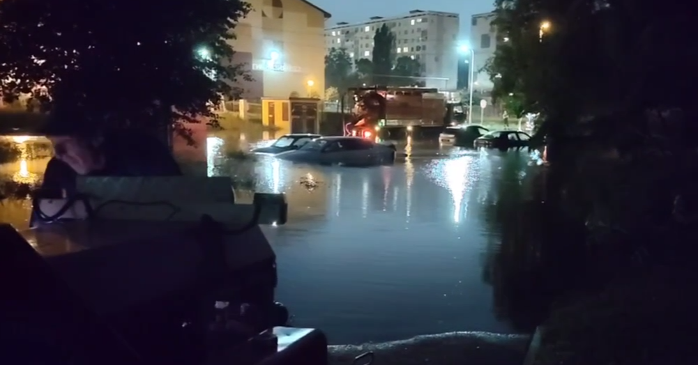 Ночью в Калининграде откачивали воду с улицы Павлова