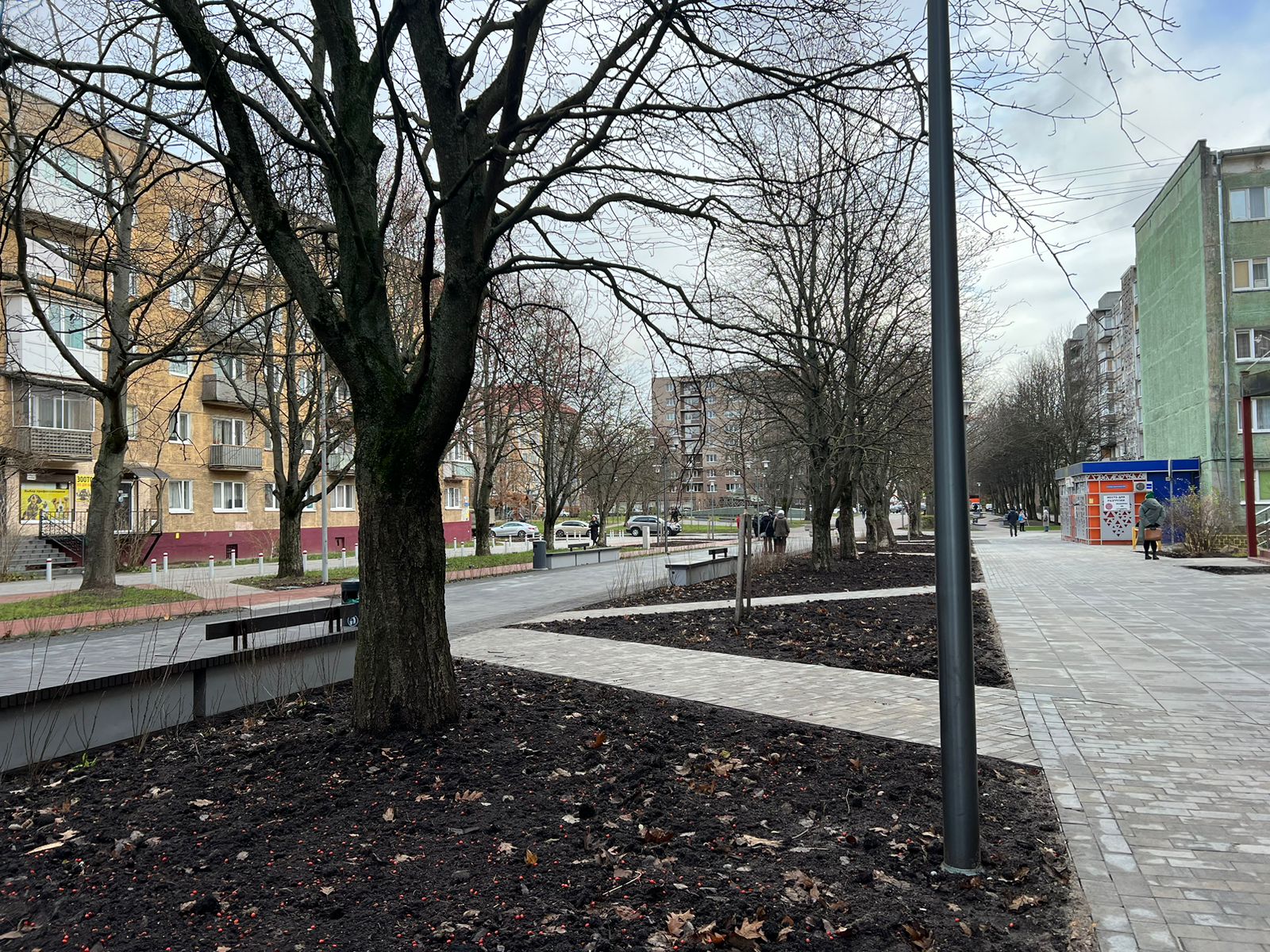 В Калининграде завершили реконструкцию сквера на улице Соммера
