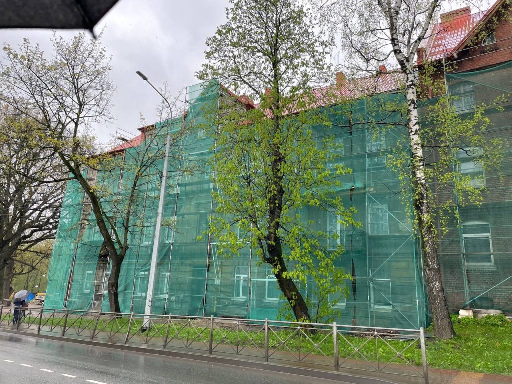 В Черняховске начался капремонт двух исторических домов