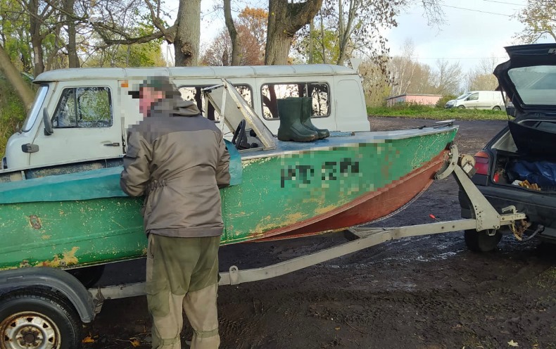 Браконьер выловил в Калининградском заливе рыбы на 23 тысячи рублей