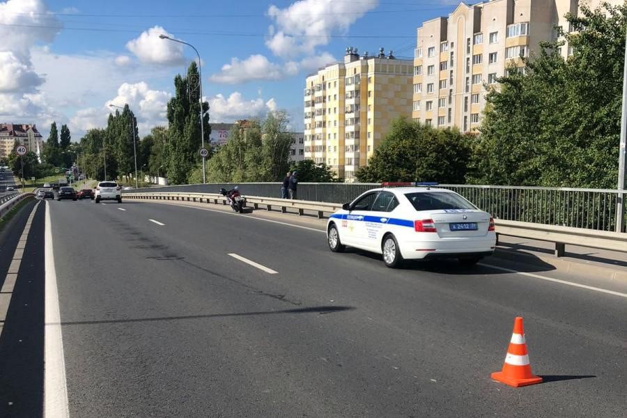 В Калининграде мотоциклист не справился с управлением и попал в ДТП