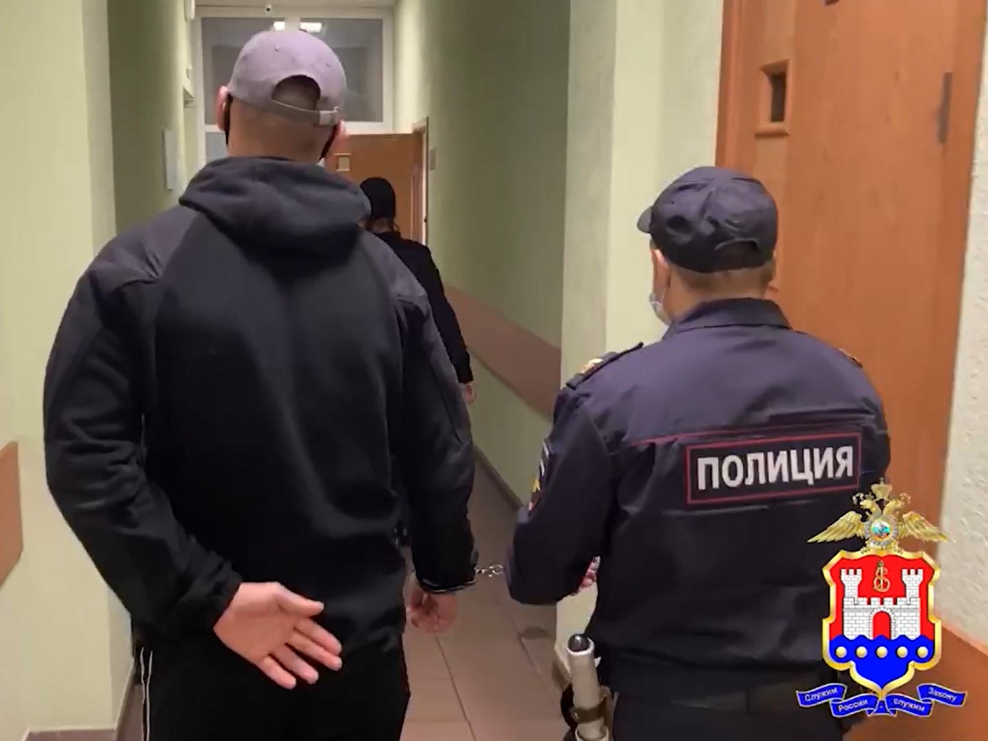 В Калининградской области задержали трёх курьеров телефонных мошенников