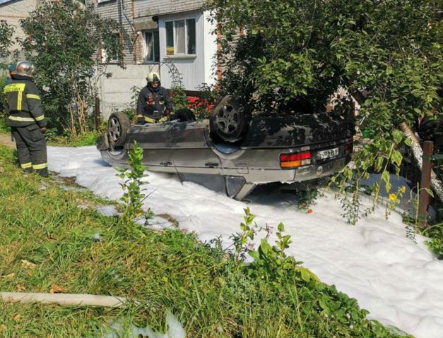 МЧС: В Холмогоровке автомобиль улетел в кювет