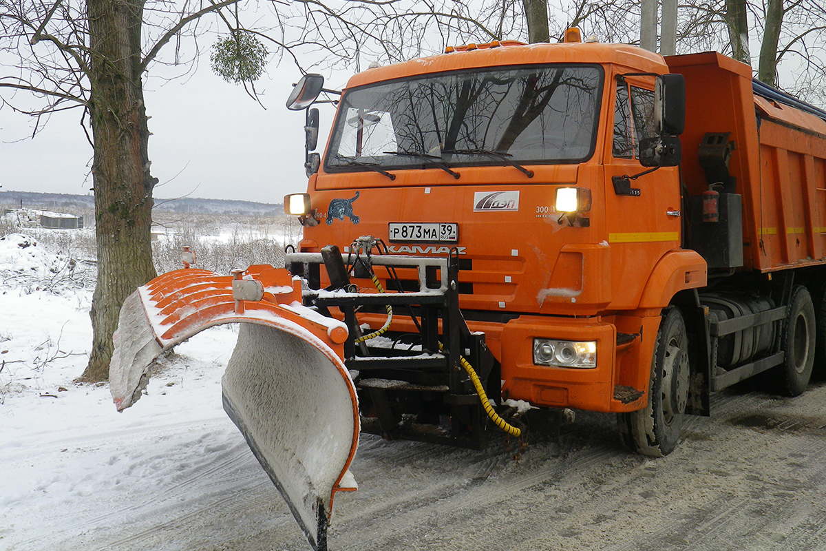 За сутки в Калининградской области убрано около 3 тысяч км дорог