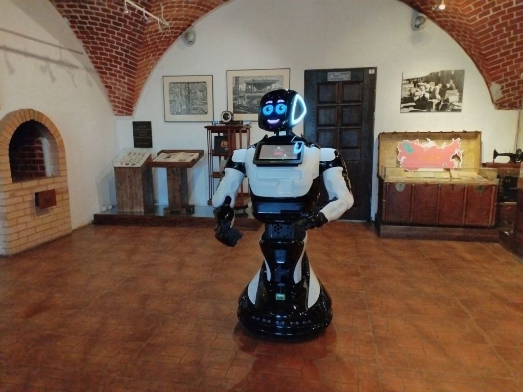 В музее «Фридландские ворота» появился робот-гид