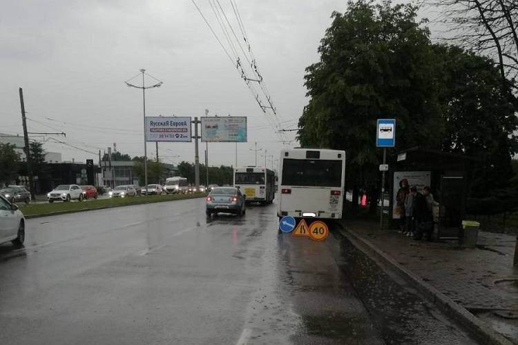 В Калининграде годовалый ребенок пострадал из-за резкого торможения автобуса