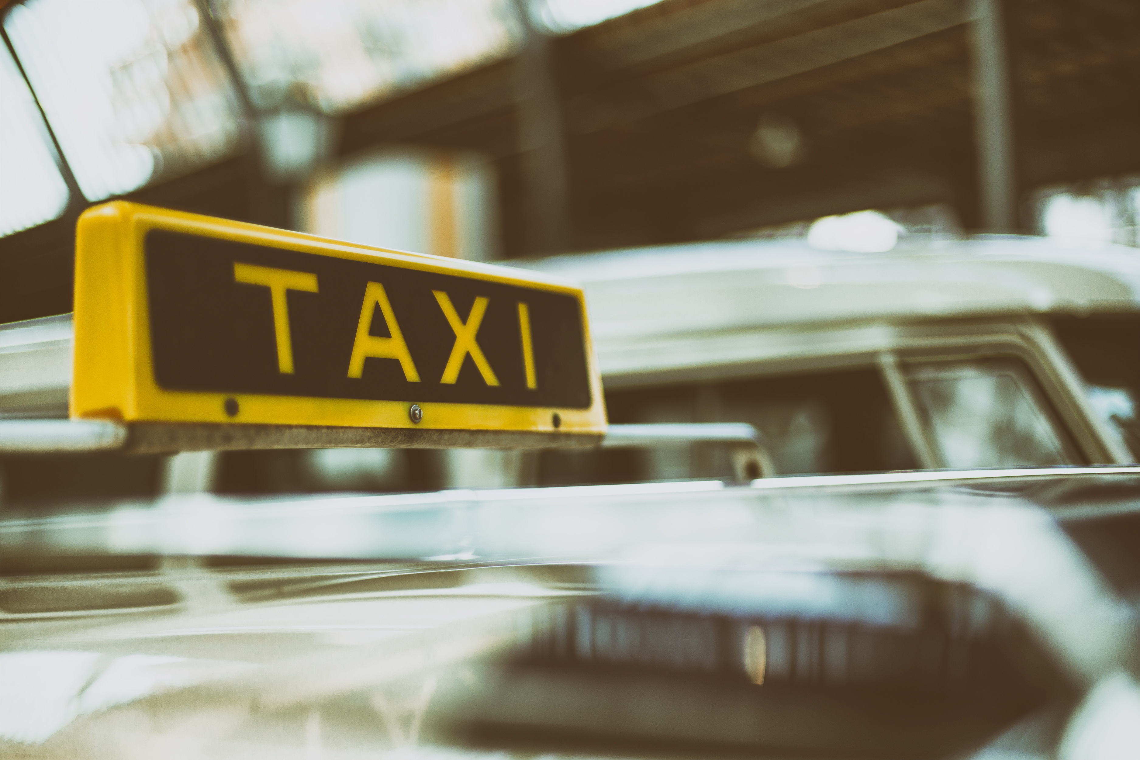 Эксперт: Цены на такси в Калининграде взлетят еще на 30%-40%