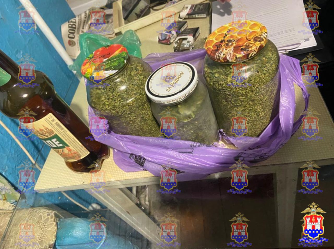 Житель Гвардейского округа закатал в банки марихуану