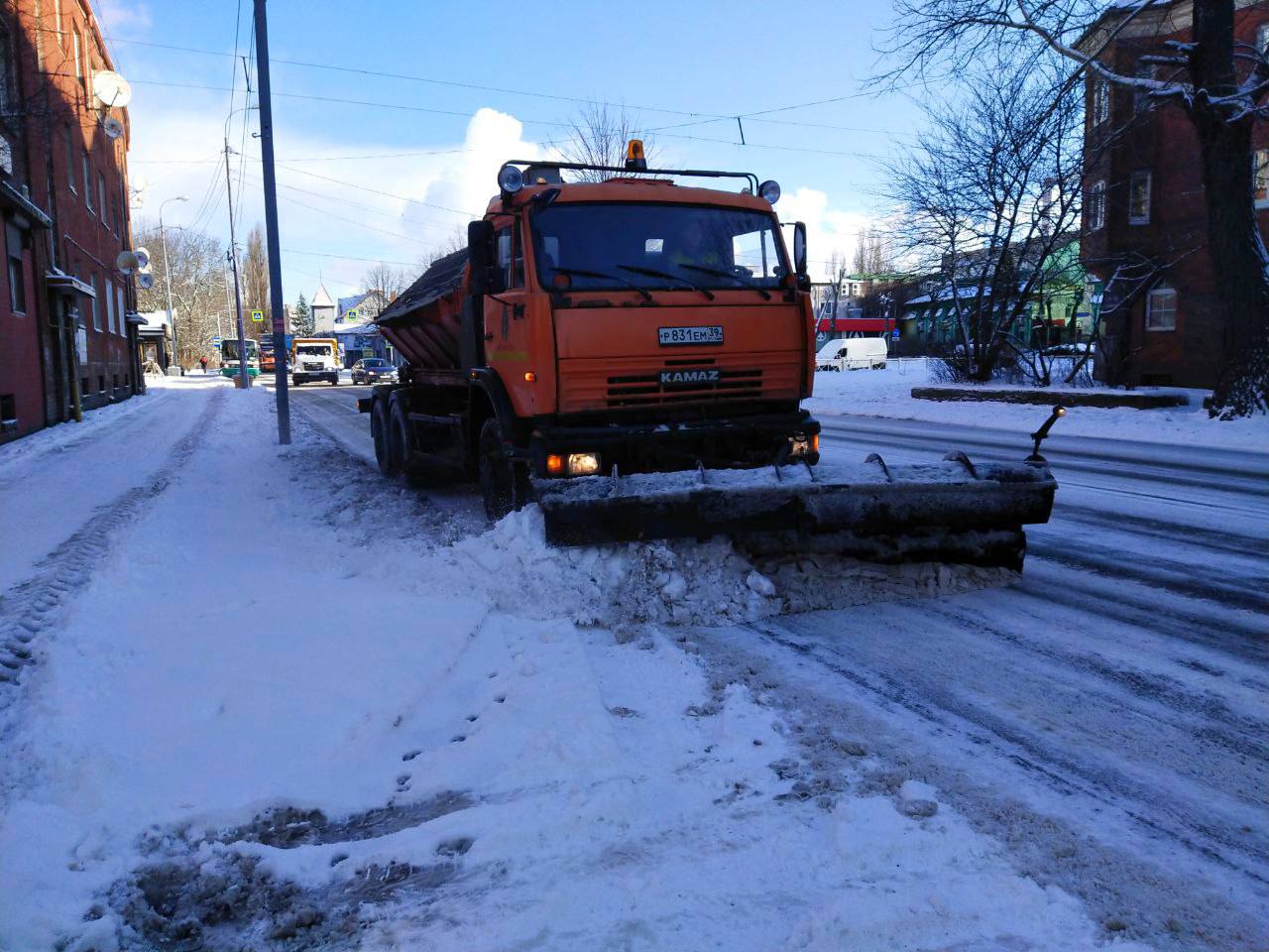 ГИБДД предупреждает о снежных заносах на дорогах