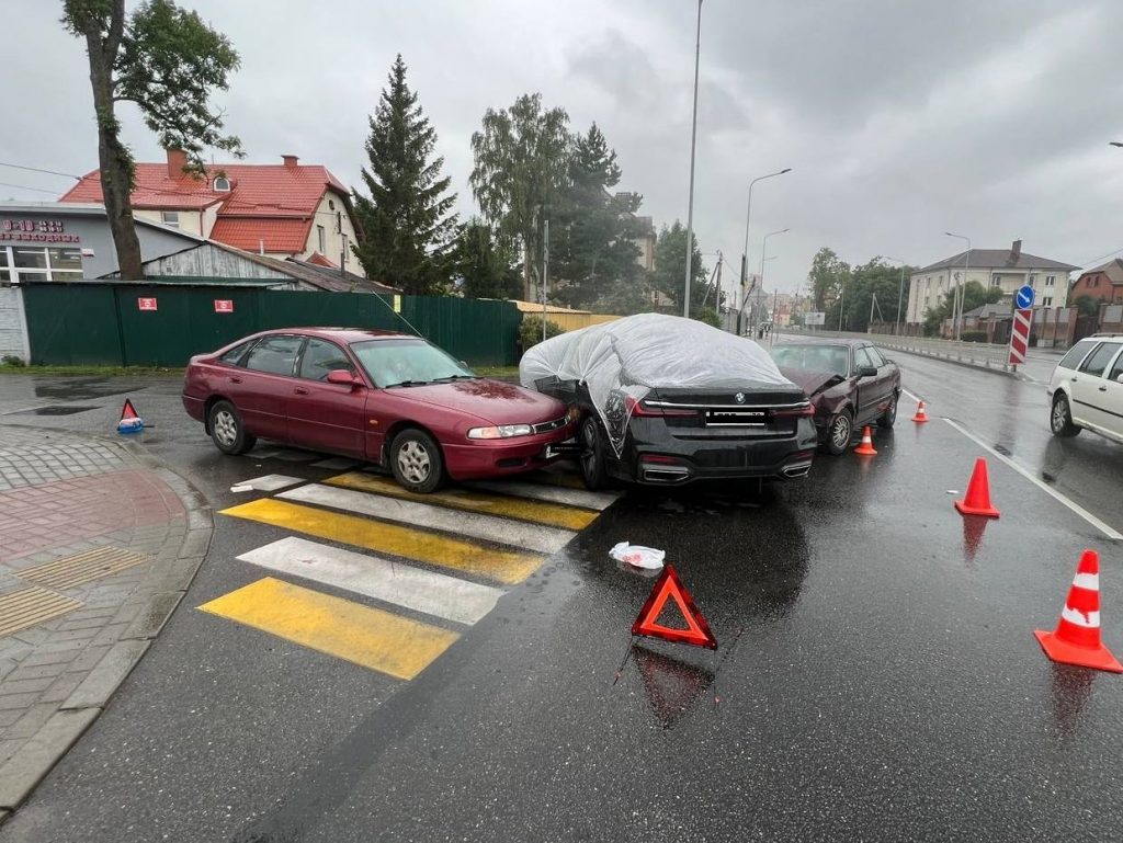 Столкновение машин фото