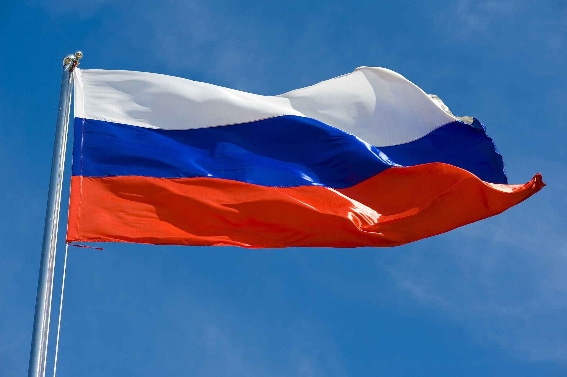 65% россиян не будут брать дополнительные дни отдыха на День России
