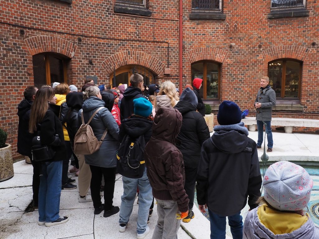 Музей янтаря посетили 17 семей из Белгородской области