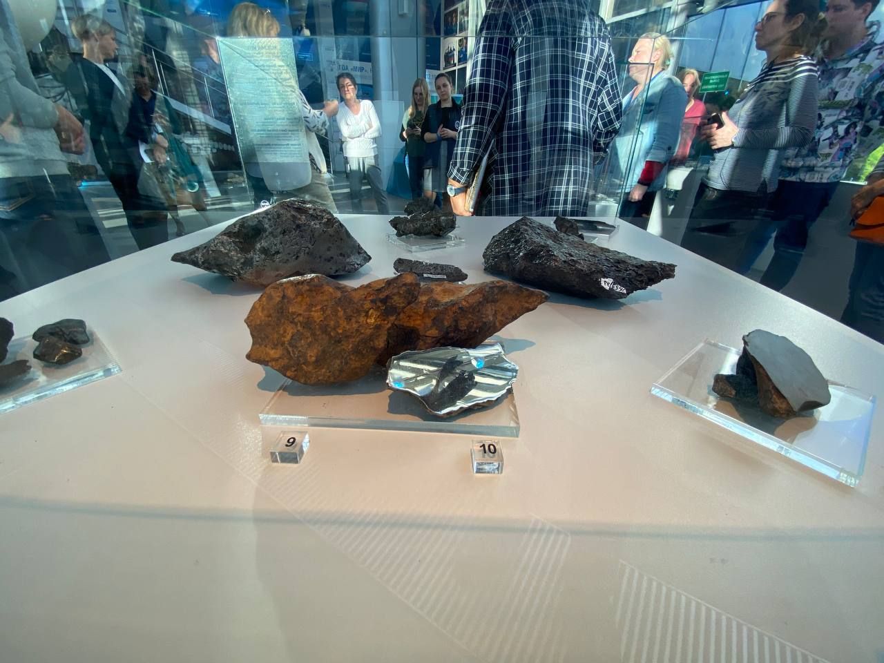 В Музее Мирового океана экспонируют 190-килограммовый метеорит