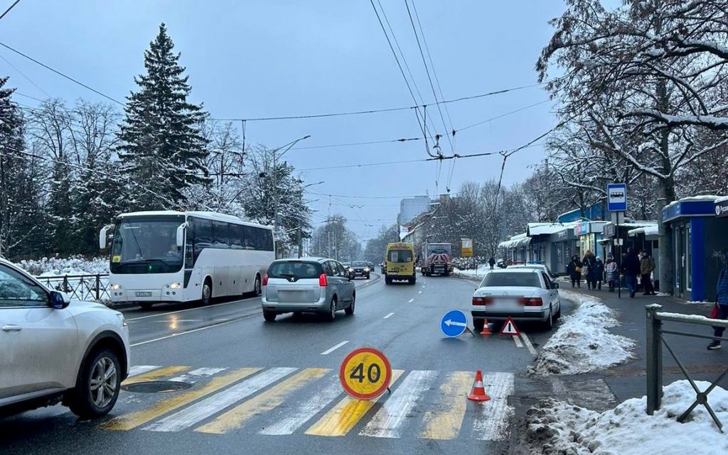 ГИБДД: Двое детей на переходах попали под колеса в Калининграде 30 ноября