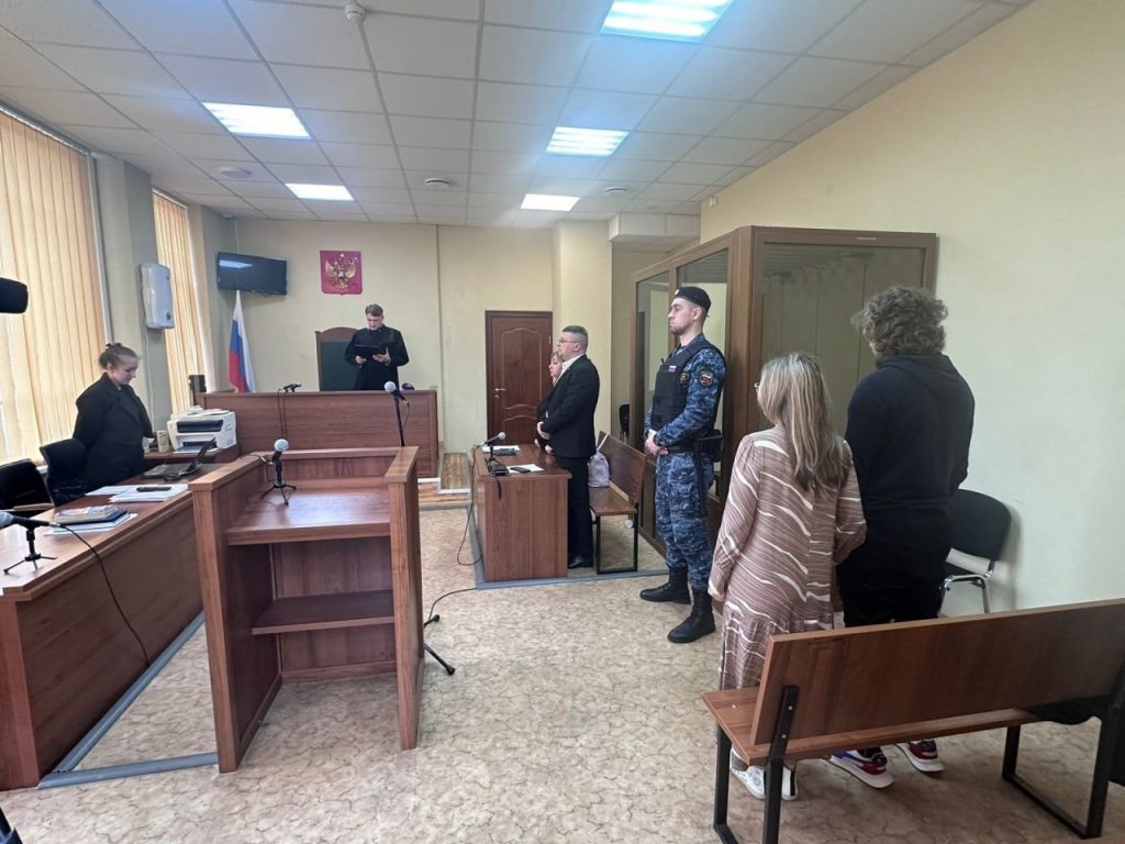 Туристы отправятся в тюрьму за осквернение Вечного огня в Калининграде