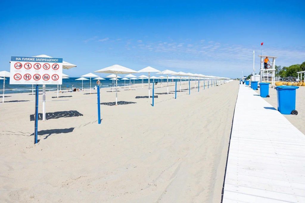 Пляжи Янтарного первыми в области получили «Синий флаг»