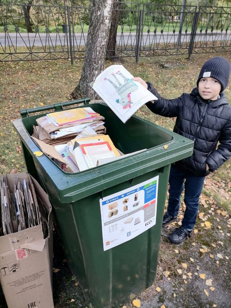 Калининградские школьники и активисты за две недели собрали 800 кг макулатуры