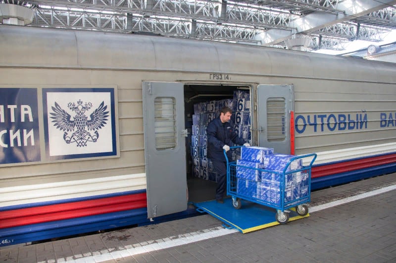 Из Санкт-Петербурга в Калининград запустили почтовый вагон