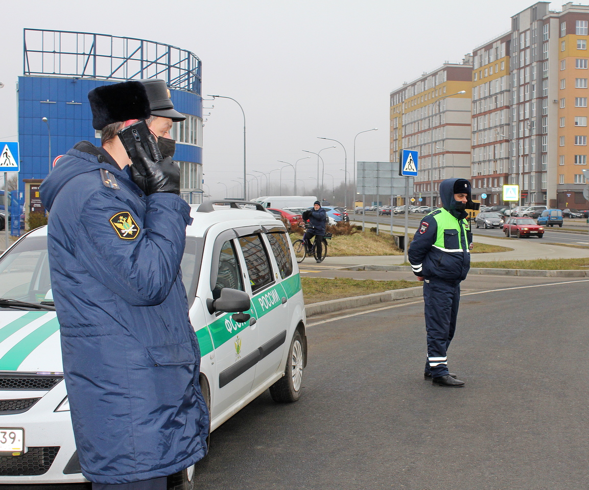 Долгих дпс. Приставы с ДПС. Судебный пристав Финляндии. ФССП Калининград и ГИБДД. ФССП авто.