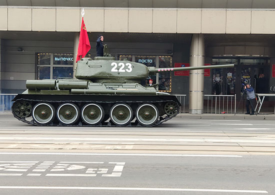 Парад Победы в Калининграде возглавит легендарный танк Т-34