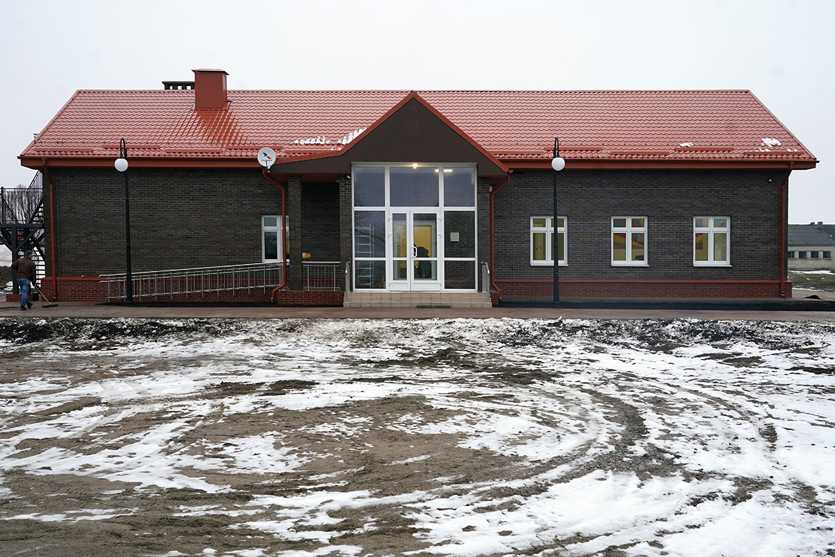 Под Славском завершается строительство поселкового культурно-досугового центра